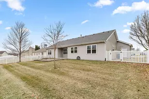 855 Yorkshire Ter, Crete, IL 60417 - Photo 32