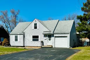 710 Sheridan Dr, Loves Park, IL 61111 - Photo 2