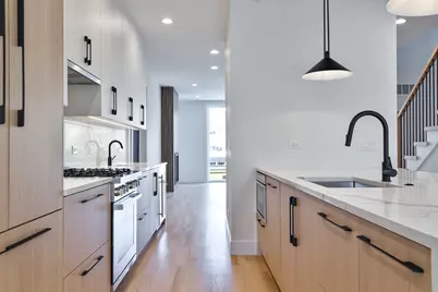 4527 N Keystone Avenue, Chicago, IL 60630 - Photo 4