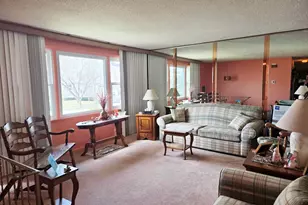 8811 W 92nd St, Hickory Hills, IL 60457 - Photo 2