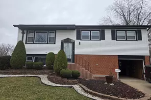 8811 W 92nd St, Hickory Hills, IL 60457 - Photo 1