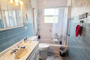 8811 W 92nd St, Hickory Hills, IL 60457 - Photo 12