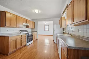 107 N Verry St, Armington, IL 61721 - Photo 10