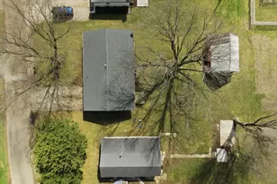 107 N Verry St, Armington, IL 61721 - Photo 4