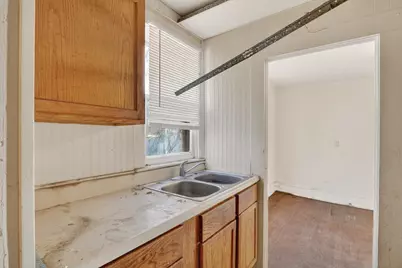 1012 N Court Street, Rockford, IL 61103 - Photo 6