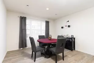 818 Briar Gln Ct, Hampshire, IL 60140 - Photo 6