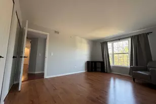 680 Mill Cir, Wheeling, IL 60090 - Photo 10