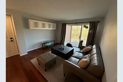 680 Mill Circle #203, Wheeling, IL 60090 - Photo 2