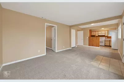 33704 N Oakland Drive, Gages Lake, IL 60030 - Photo 4