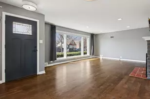 7641 Kilbourn Ave, Skokie, IL 60076 - Photo 2