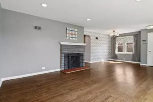 7641 Kilbourn Ave, Skokie, IL 60076 - Photo 4