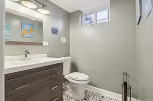 7641 Kilbourn Ave, Skokie, IL 60076 - Photo 26