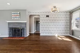 7641 Kilbourn Ave, Skokie, IL 60076 - Photo 6