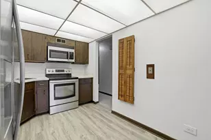 1050 Holbrook Rd, Homewood, IL 60430 - Photo 6