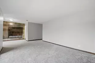 1050 Holbrook Rd, Homewood, IL 60430 - Photo 4