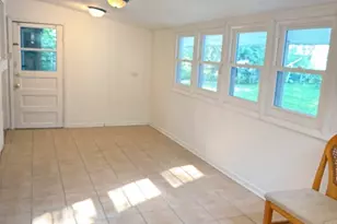 533 Redwood Rd, Bolingbrook, IL 60440 - Photo 8