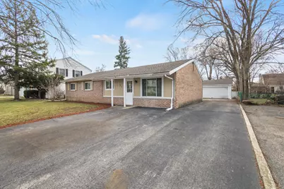 533 Redwood Road, Bolingbrook, IL 60440 - Photo 2