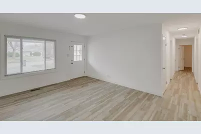 533 Redwood Road, Bolingbrook, IL 60440 - Photo 4