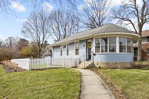 1150 Cedar Ave, Elgin, IL 60120 - Photo 2