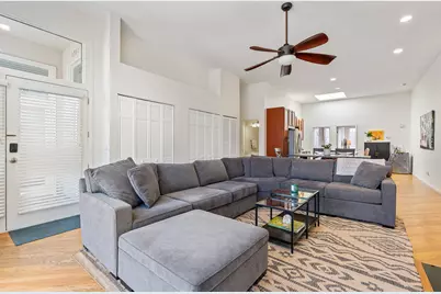 1711 N Hoyne Avenue #2S, Chicago, IL 60647 - Photo 2