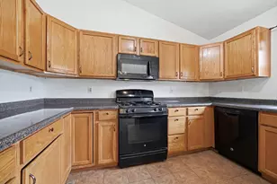 2211 Candlewick Dr SE, Poplar Grove, IL 61065 - Photo 12