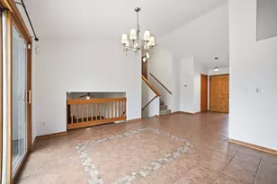 2211 Candlewick Dr SE, Poplar Grove, IL 61065 - Photo 10