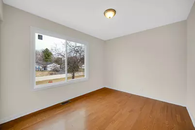 911 Wembley Drive, Island Lake, IL 60042 - Photo 12