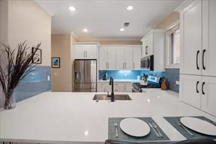 1237 W Farwell Ave, Chicago, IL 60626 - Photo 2