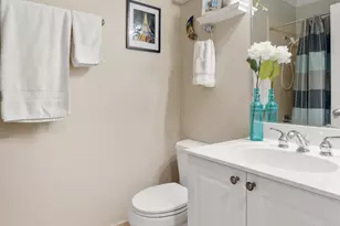 1237 W Farwell Ave, Chicago, IL 60626 - Photo 14