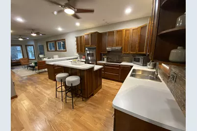 4114 N Bell Avenue, Chicago, IL 60618 - Photo 8