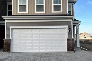 692 Switchgrass Wy, Bolingbrook, IL 60490 - Photo 2