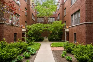 1327 W Addison St, Chicago, IL 60613 - Photo 1