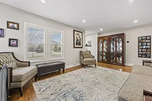 348 N Shady Ln, Elmhurst, IL 60126 - Photo 6