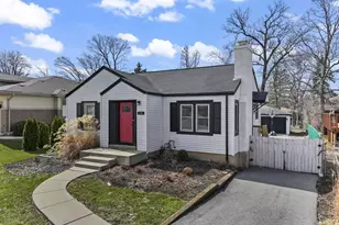 348 N Shady Ln, Elmhurst, IL 60126 - Photo 2