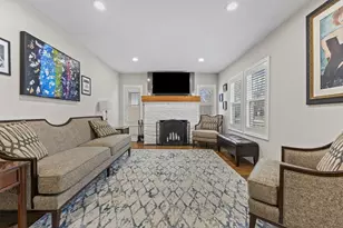 348 N Shady Ln, Elmhurst, IL 60126 - Photo 4