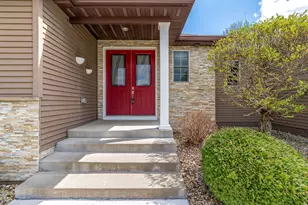 3404 77th St Ct, Moline, IL 61265 - Photo 2