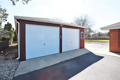 409 Lexington Drive, Schaumburg, IL 60173 - Photo 4