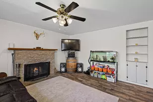 3131 N Prater Ave, Melrose Park, IL 60164 - Photo 4