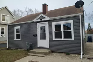 1019 Edwards St, Waukegan, IL 60085 - Photo 1