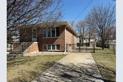 8301 Normandy Avenue, Burbank, IL 60459 - Photo 2