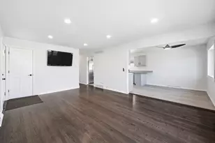 3820 Emerson Dr, Schiller Park, IL 60176 - Photo 4