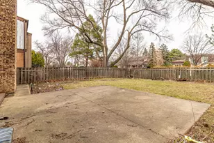 2431 Cobblewood Dr, Northbrook, IL 60062 - Photo 30