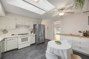 905 Kennebec Ln, Naperville, IL 60563 - Photo 6