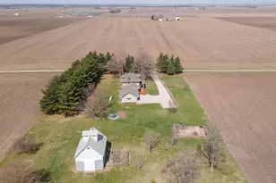 29679 Lagoon Rd, Minier, IL 61759 - Photo 2