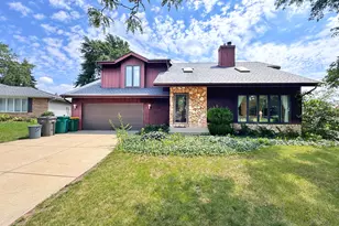 1139 Gillian St, Lemont, IL 60439 - Photo 2