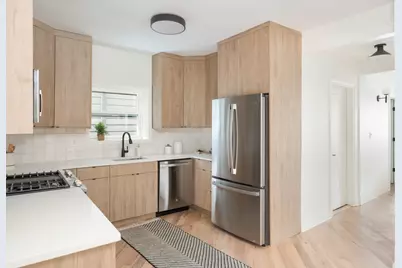 2854 N Francisco Avenue, Chicago, IL 60618 - Photo 10