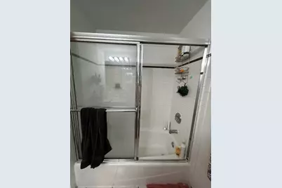 865 W Buckingham Place #204, Chicago, IL 60657 - Photo 4