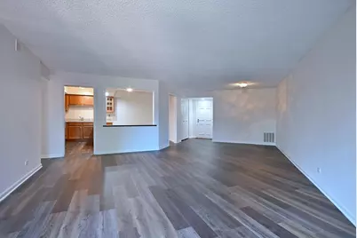 706 Waukegan Road #C203, Glenview, IL 60025 - Photo 2