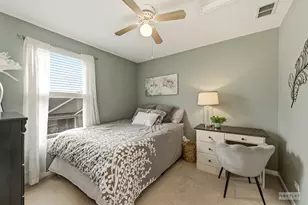 2419 Emily Ln, Elgin, IL 60124 - Photo 14