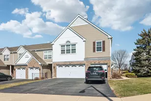 134 Arboretum Dr, Lombard, IL 60148 - Photo 2